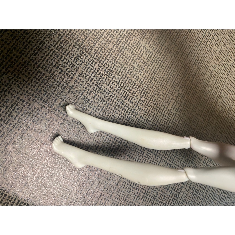 Laguna Blue Doll Monster High Gen 1 2008 Mattel Nude Missing Hand Parts Repair - Picture 4 of 7